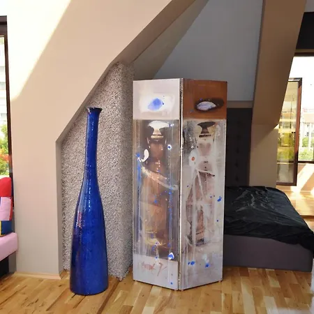 Art Penthouse * Μπουργκάς